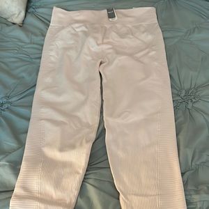 BRAND NEW (with tags) Light Pink Aerie Leggings